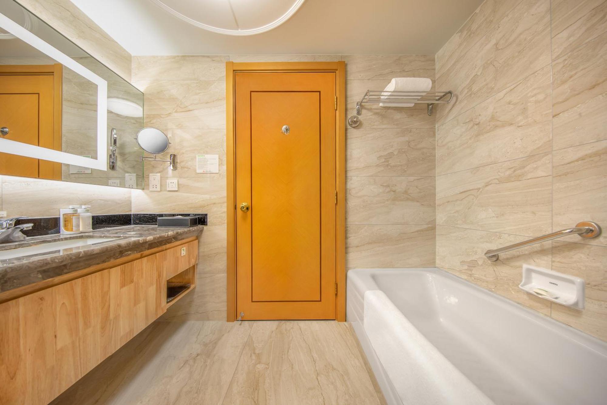 Отель Chang An West By Ihg