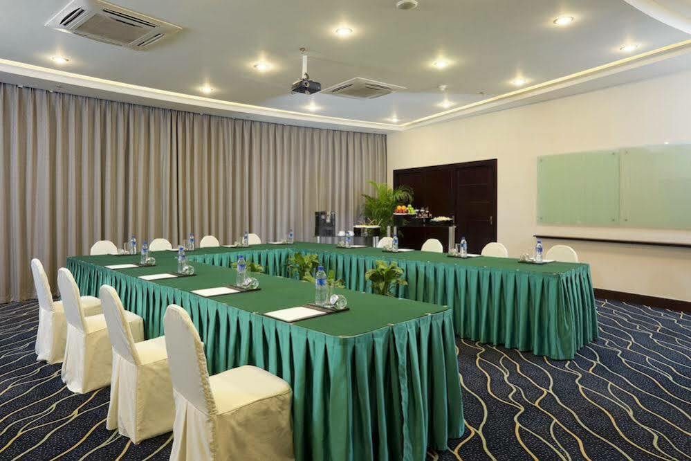 Chang An West By Ihg Отель Пекин